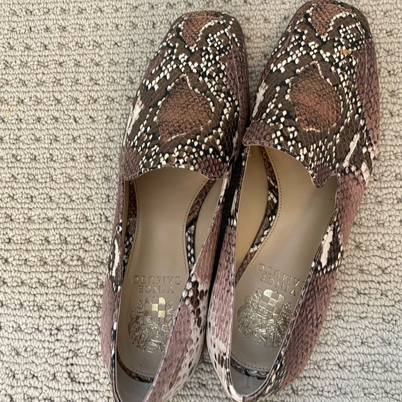 Vince Camuto Faux Snakeskin loafer - Picture 2 of 3